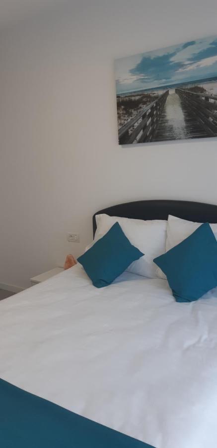 Aqua West Apartment Free Parking- Self Check-In Gran Varadino Esterno foto