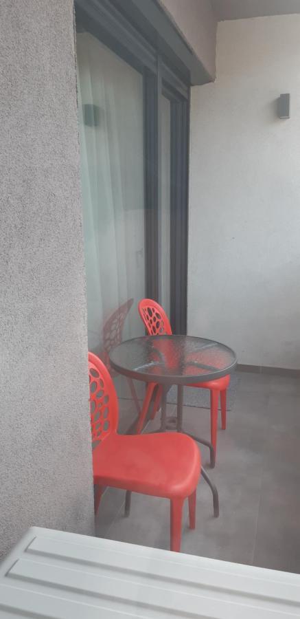 Aqua West Apartment Free Parking- Self Check-In Gran Varadino Esterno foto