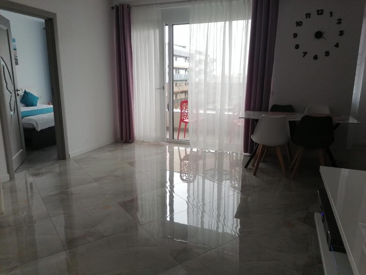 Aqua West Apartment Free Parking- Self Check-In Gran Varadino Esterno foto