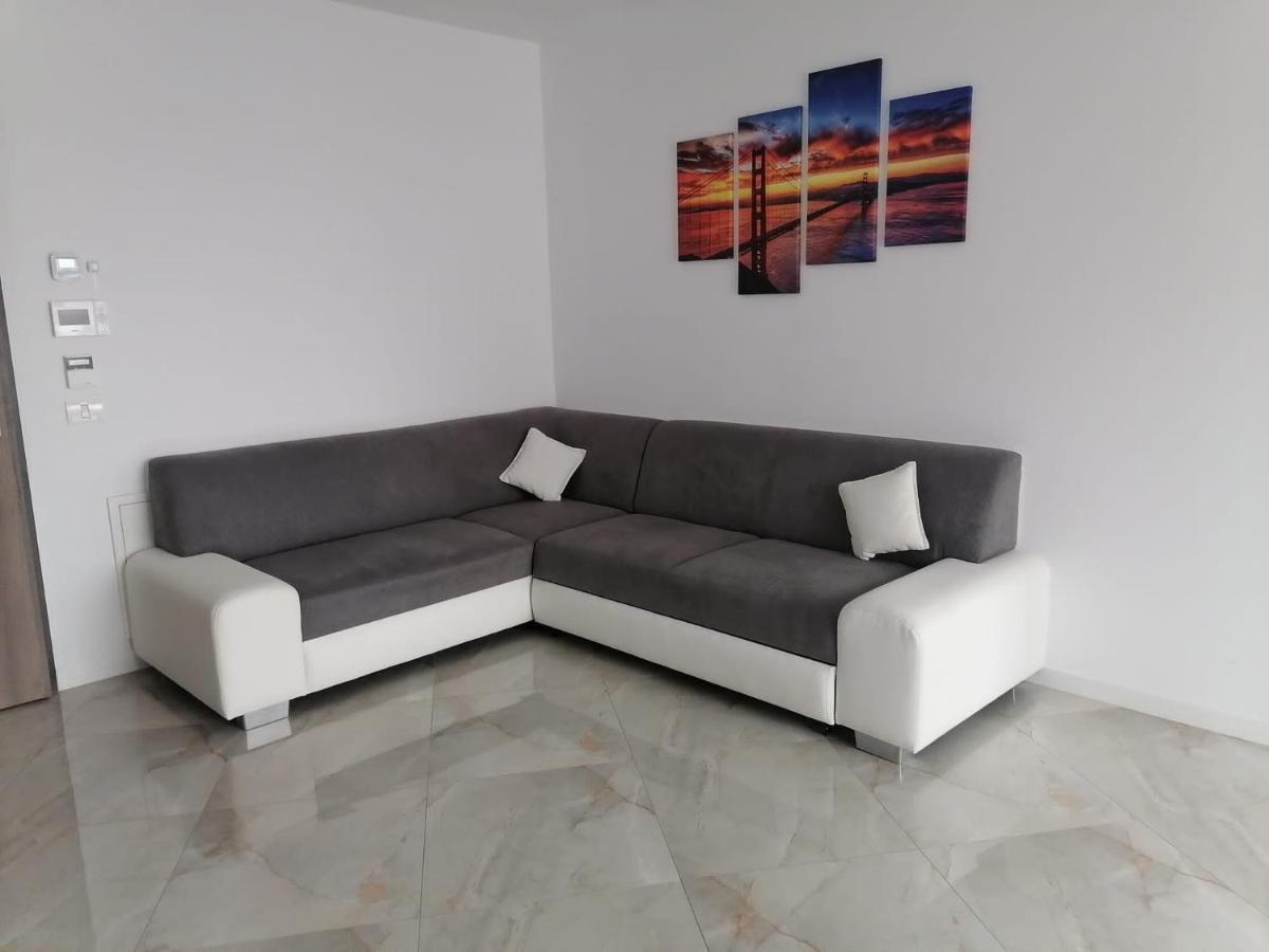 Aqua West Apartment Free Parking- Self Check-In Gran Varadino Esterno foto